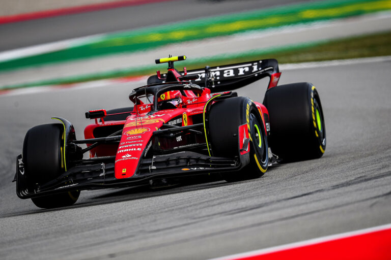 Χαρούμενοι στη Ferrari με τις αναβαθμίσεις της Ισπανίας Χαρούμενοι στη Ferrari με τις αναβαθμίσεις της Ισπανίας