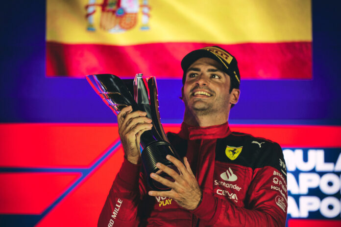 Sainz ηγέτης Ferrari